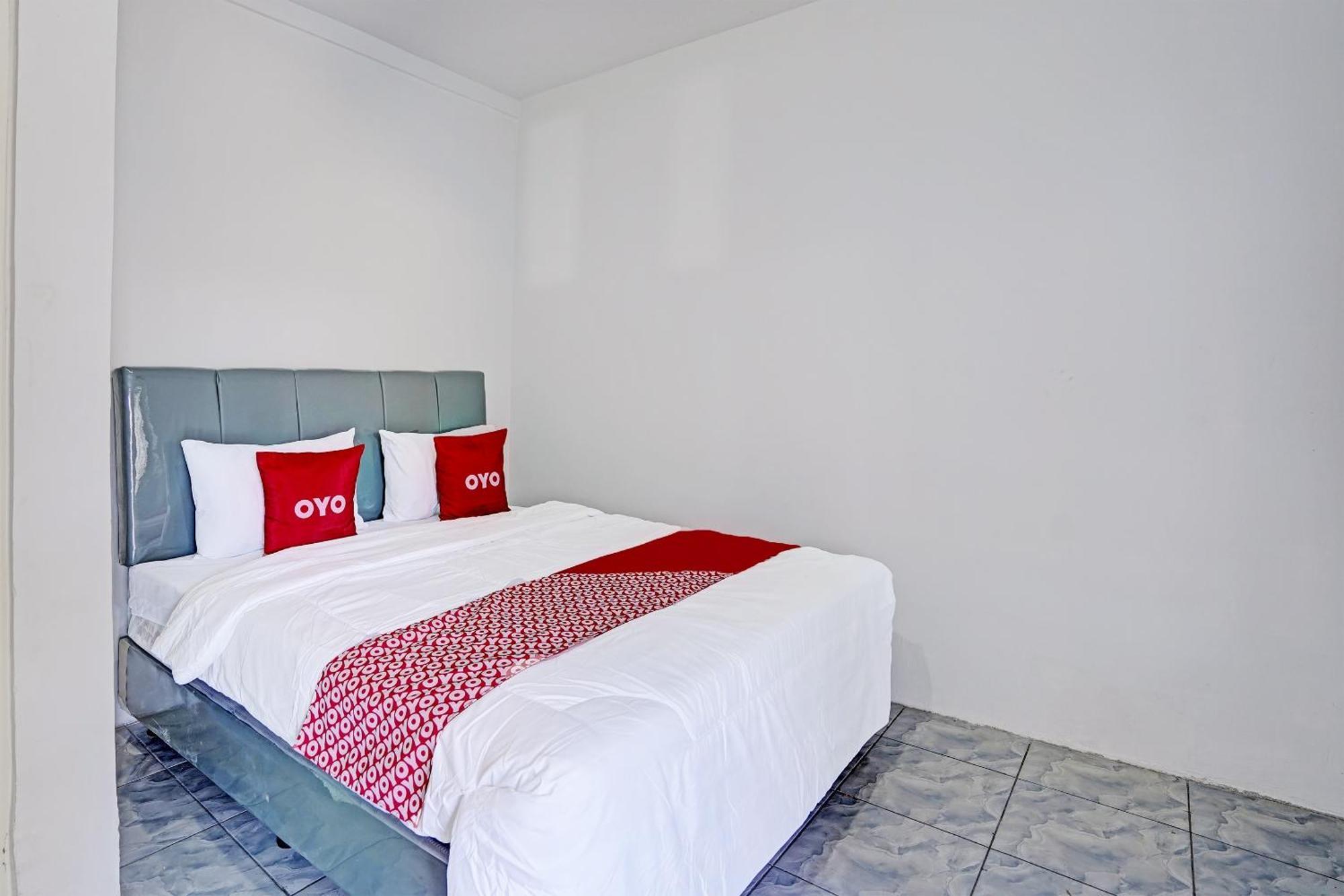 Oyo Life 91594 Bungah Residence Syariah Gresik Dış mekan fotoğraf